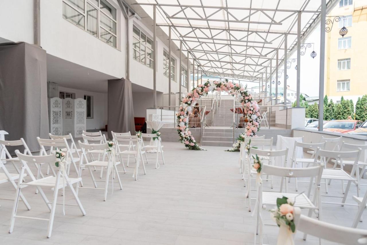 Congress Hotel Verhovina Petropavlovskaya Borshchagovka Ngoại thất bức ảnh