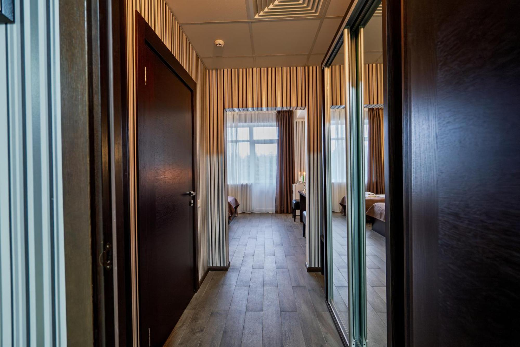 Congress Hotel Verhovina Petropavlovskaya Borshchagovka Ngoại thất bức ảnh