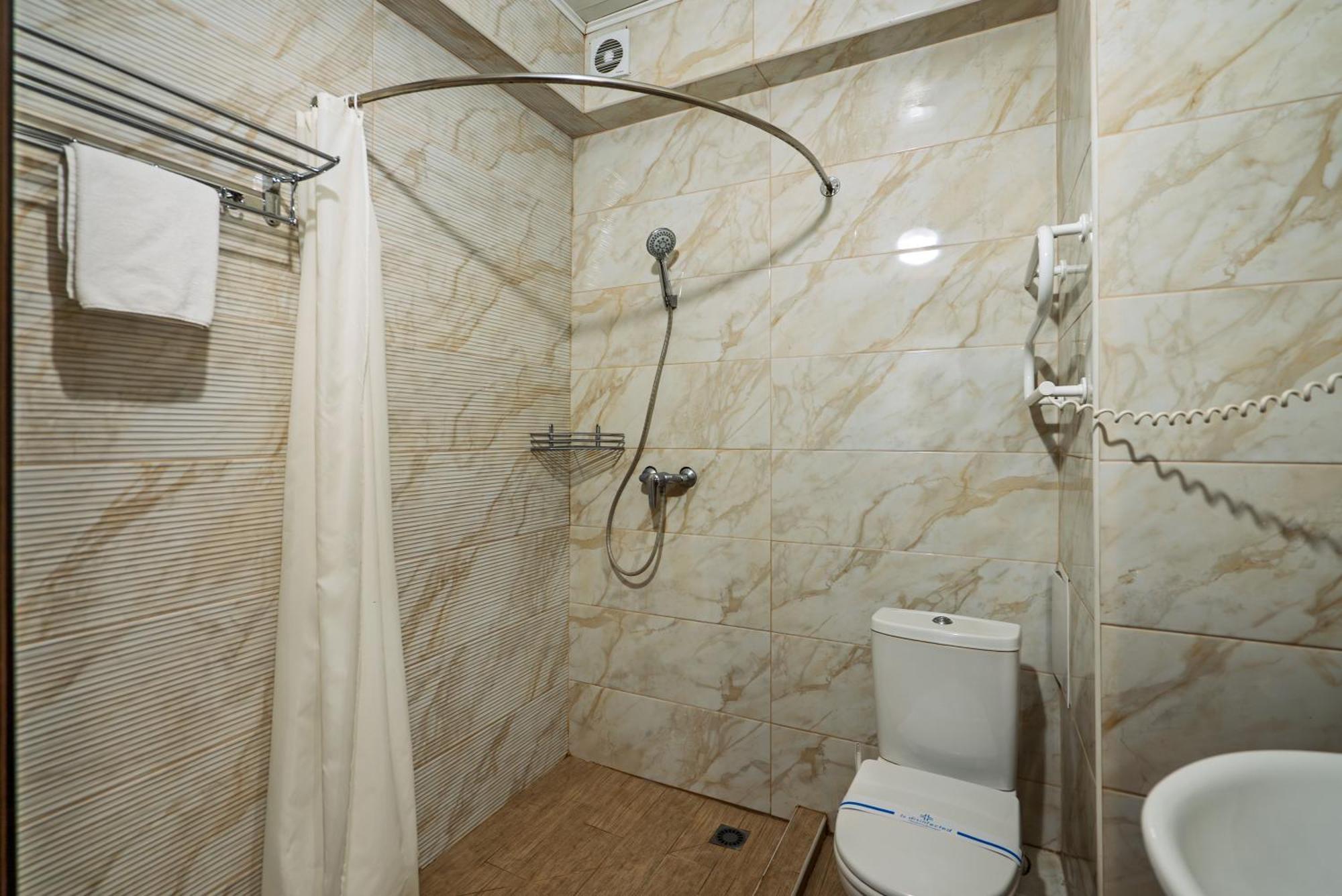 Congress Hotel Verhovina Petropavlovskaya Borshchagovka Ngoại thất bức ảnh