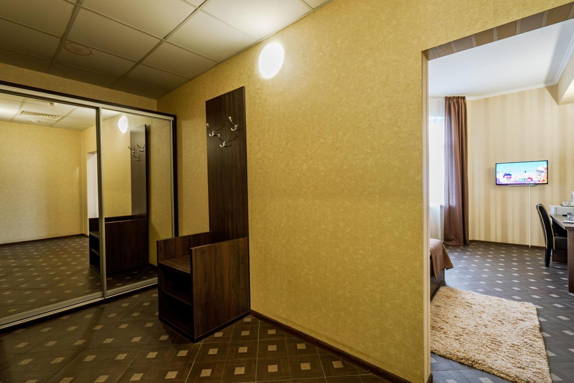 Congress Hotel Verhovina Petropavlovskaya Borshchagovka Ngoại thất bức ảnh